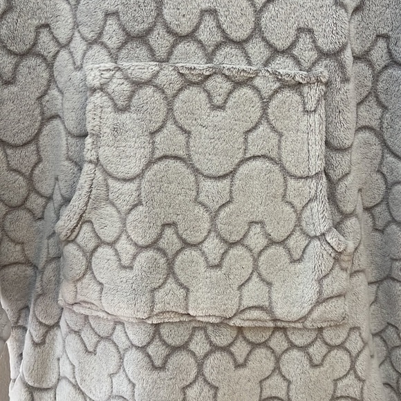 ✅Mickey Mouse Gray Faux Fur Hoodie Disney Long sleeve Pullover Tunic Women’s M - Picture 7 of 13